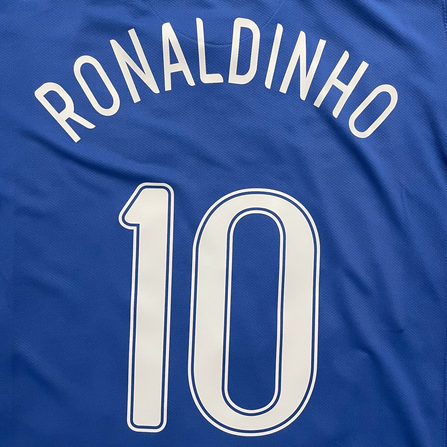 <tc>2006 Mundial camiseta visitante #10 Ronaldinho (L)</tc>