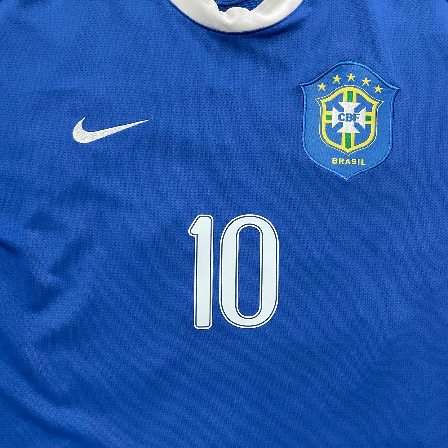 <tc>2006 Mundial camiseta visitante #10 Ronaldinho (L)</tc>