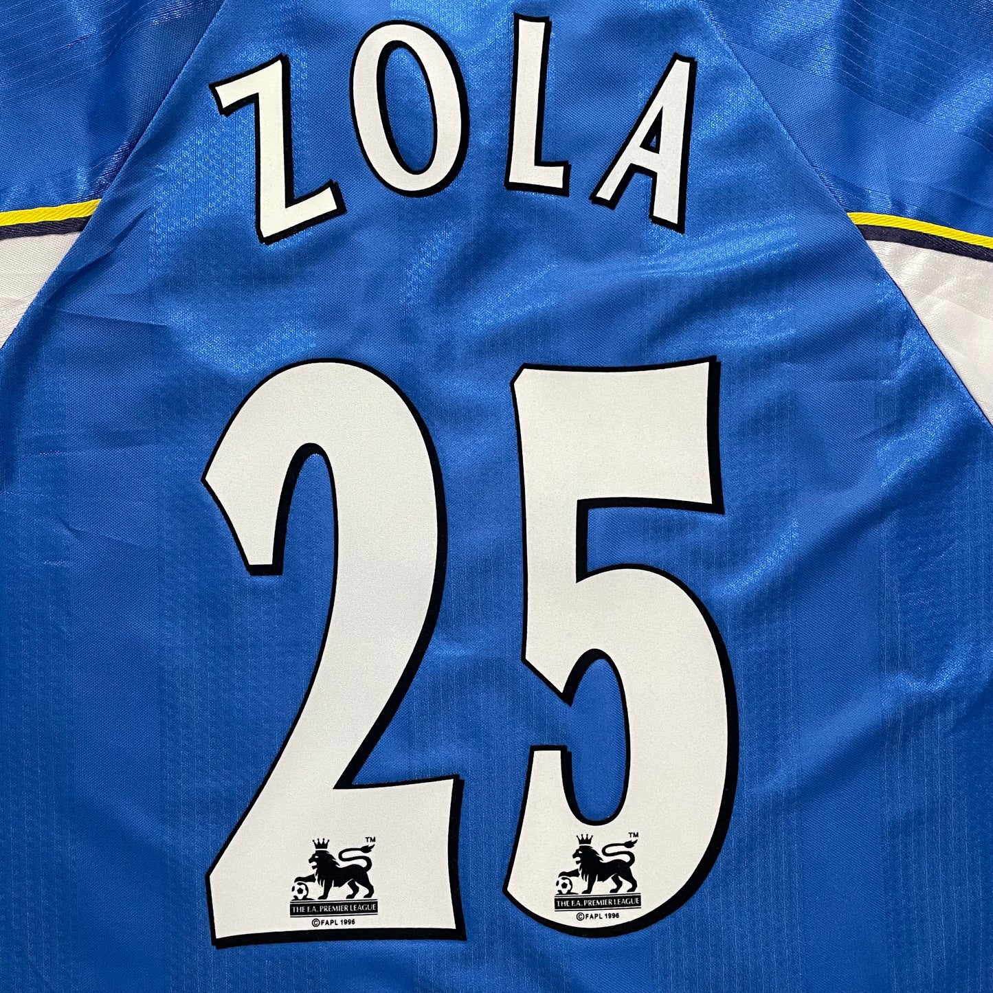 1997-1999 Chelsea FC home shirt #25 Zola (M)