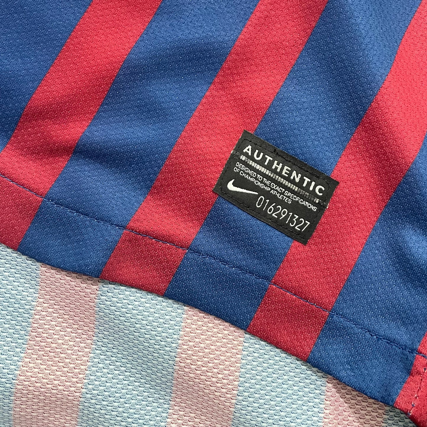2011-2012 FC Barcelona Player Issue home shirt #8 Iniesta (M)