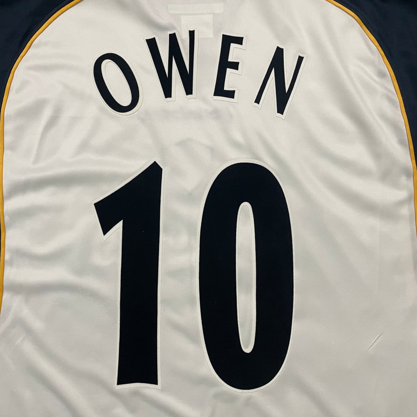 <tc>2001-2002 Liverpool FC camiseta visitante #10 Owen (XL)</tc>