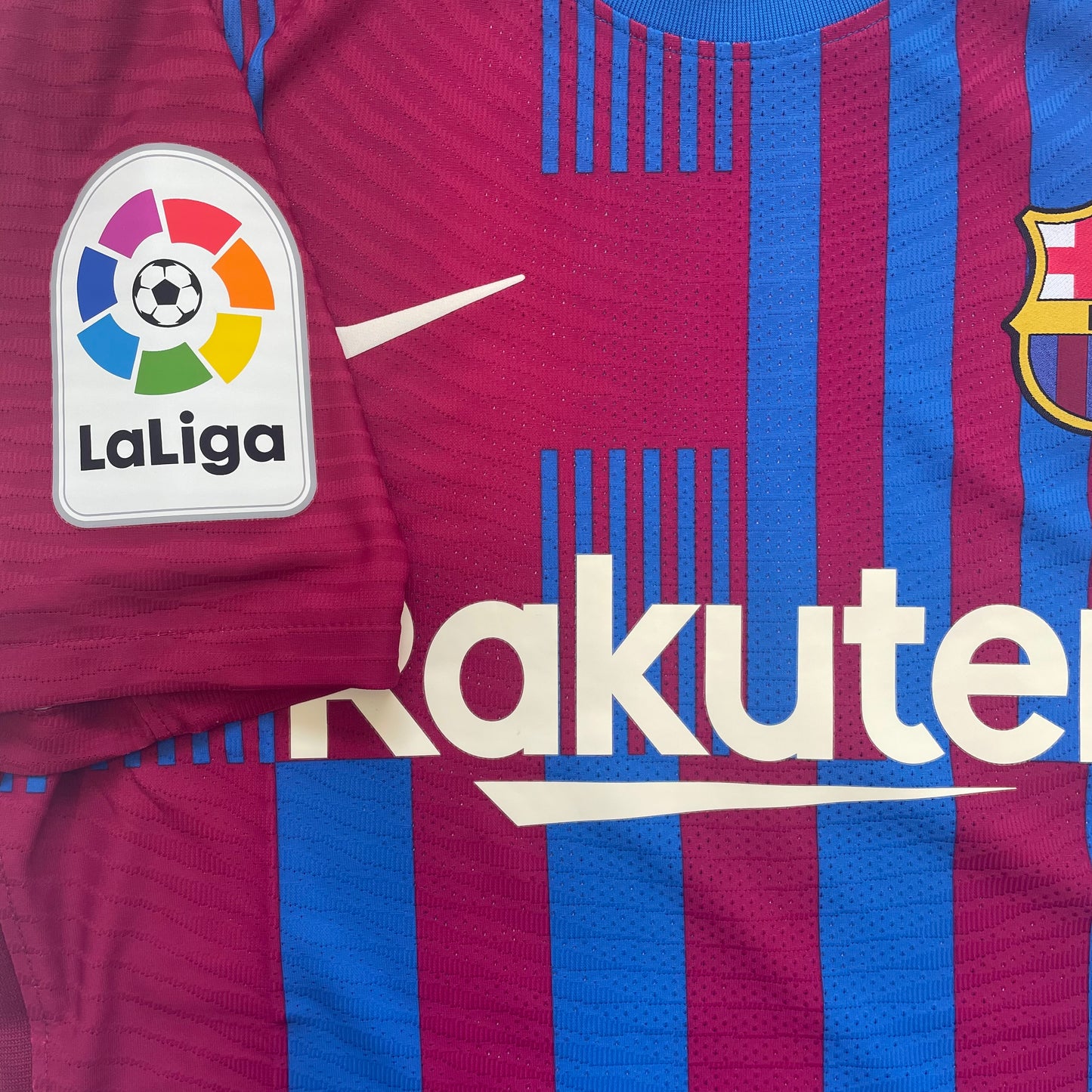 2021-2022 FC Barcelona Player Issue home shirt #4 Araujo (L)