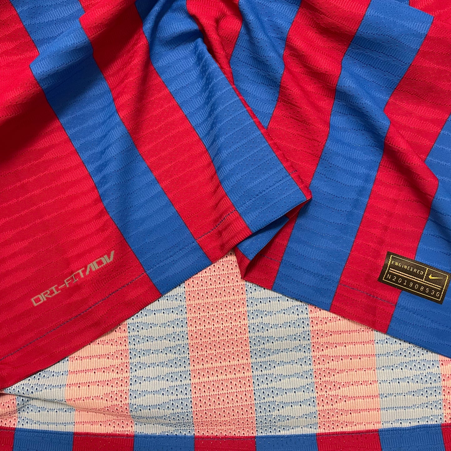 2021-2022 FC Barcelona Player Issue home shirt #3 Piqué (L)
