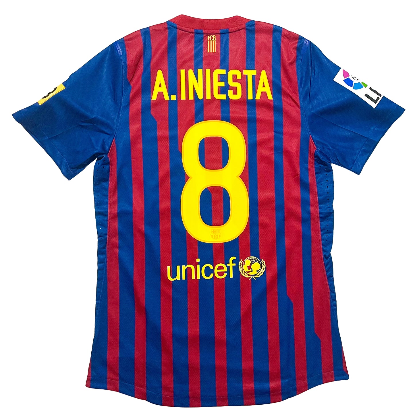 2011-2012 FC Barcelona Player Issue home shirt #8 Iniesta (M)
