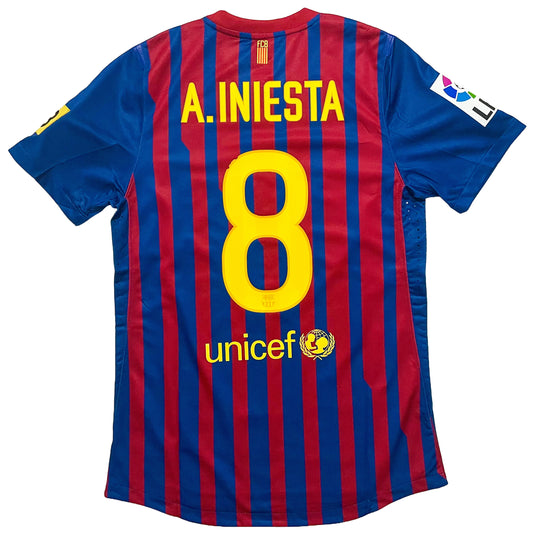 <tc>2011-2012 FC Barcelona Player Issue camiseta local #8 Iniesta (M)</tc>