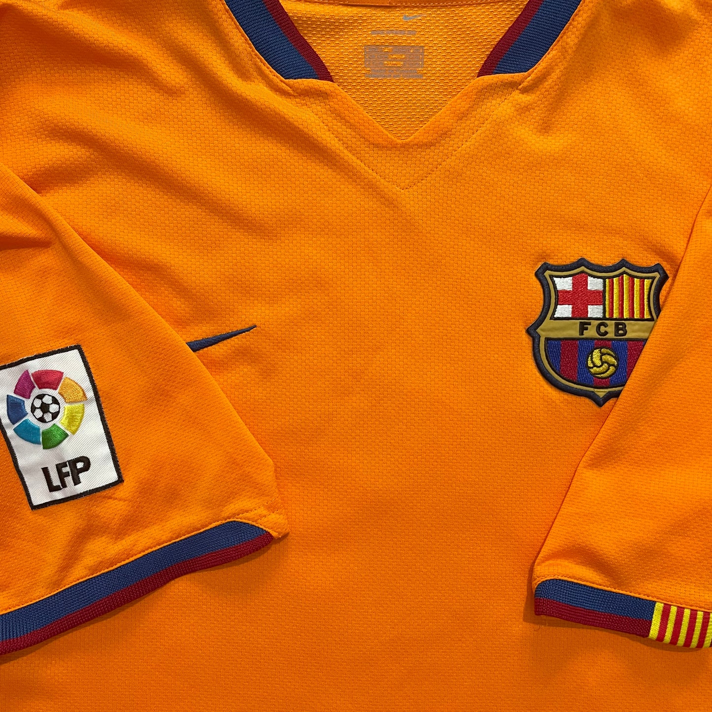 2006-2007 FC Barcelona away shirt #19 Messi (L)