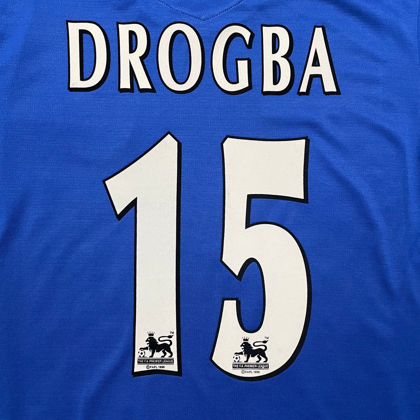 <tc>2005-2006 Chelsea FC camiseta local #15 Drogba (L)</tc>