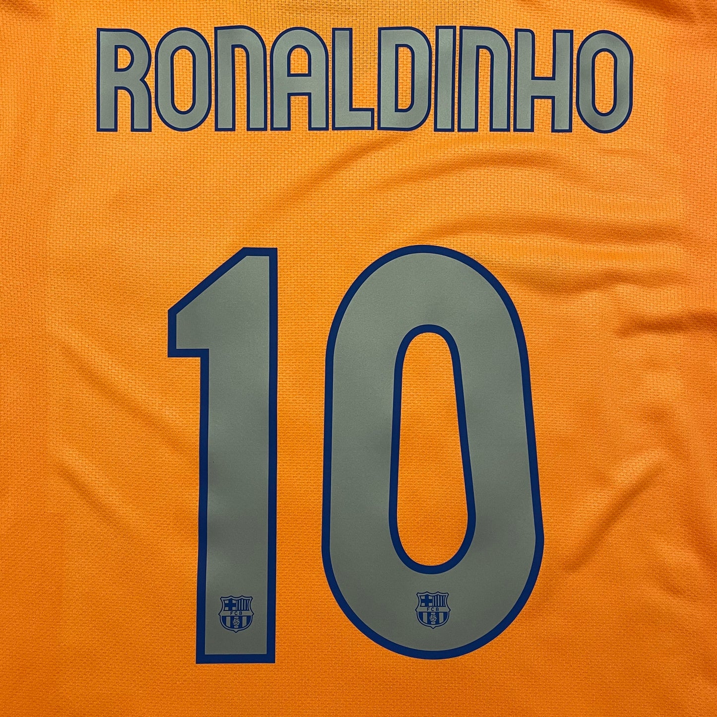 <tc>2006-2007 FC Barcelona camiseta visitante #10 Ronaldinho (XL)</tc>