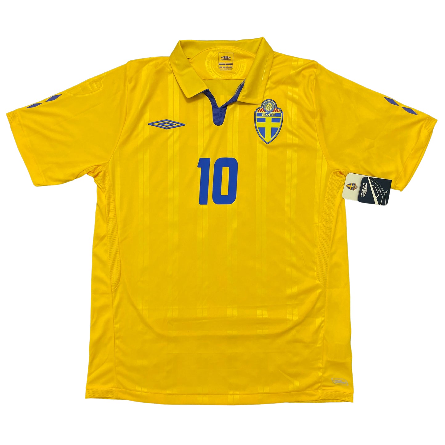 2009 Sweden home shirt #10 Ibrahimovic (L)