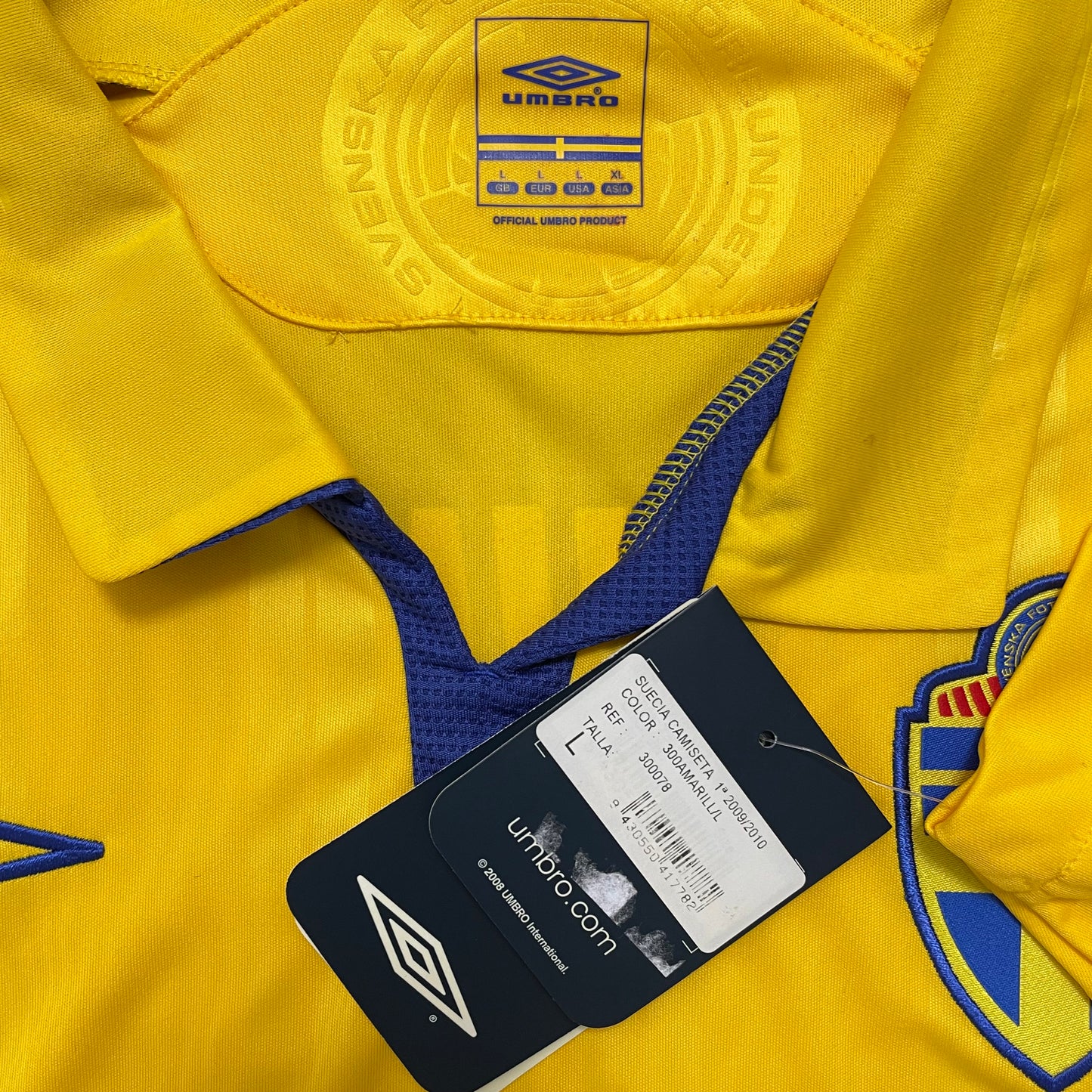 2009 Sweden home shirt #10 Ibrahimovic (L)