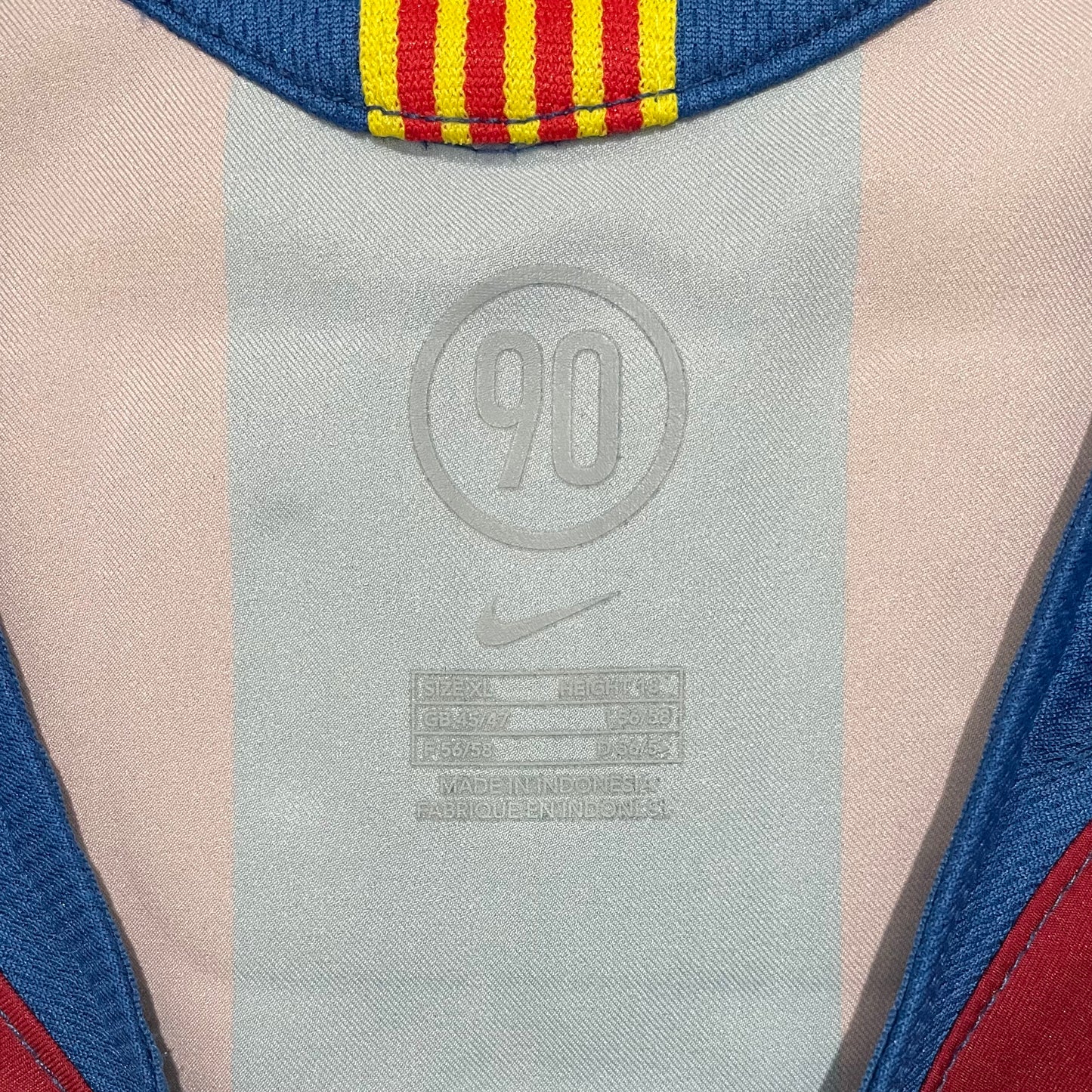 2005-2006 FC Barcelona home shirt #10 Ronaldinho (XL)