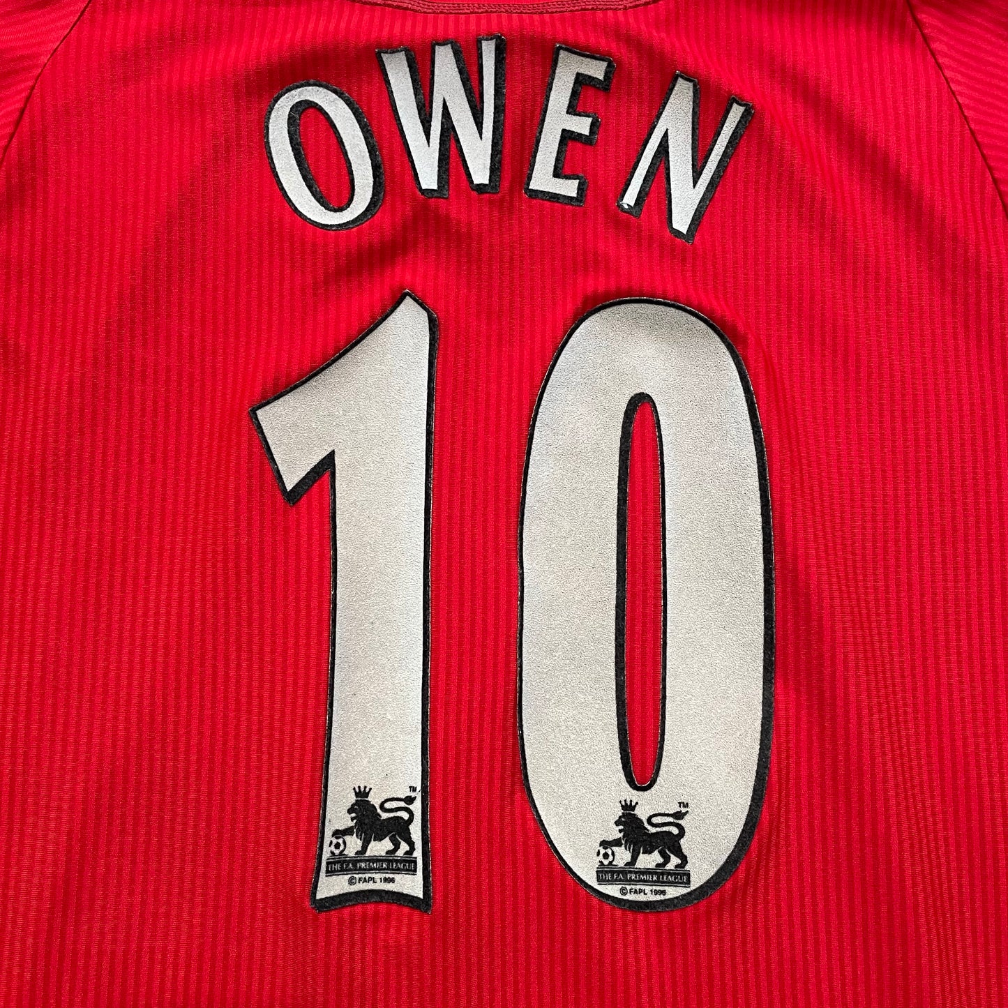 <tc>2002-2003 Liverpool FC camiseta local #10 Owen (S)</tc>